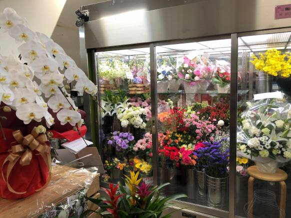 「フローラはなよし」　（兵庫県尼崎市）の花屋店舗写真4